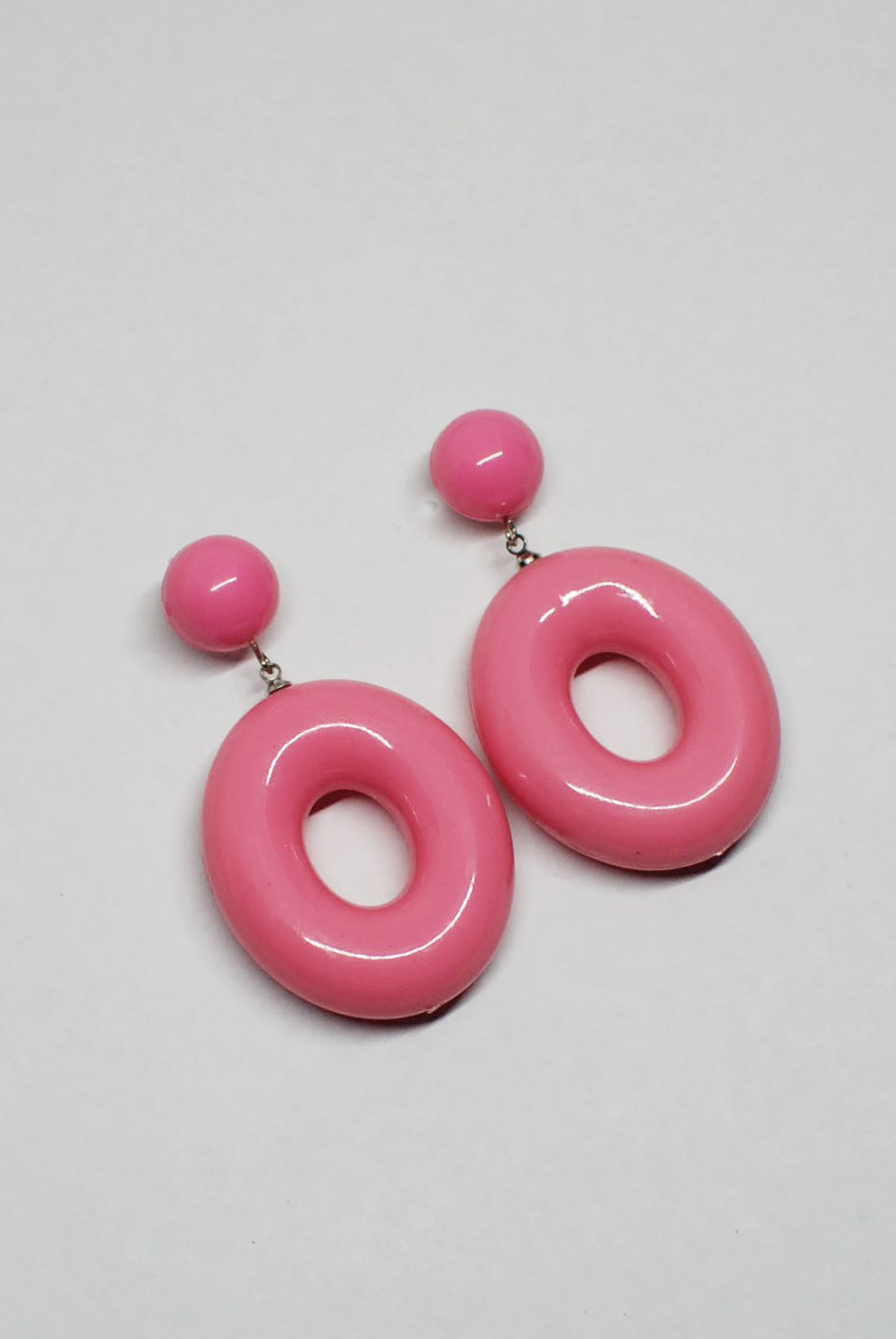 90's Chunky Oval Plastic Drop Earrings