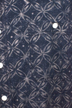 Load image into Gallery viewer, Croft and Barrow Brand Leaf Print Party Shirt