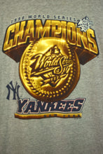 Load image into Gallery viewer, 1998 New York Yankees MLB T-shirt