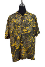 Load image into Gallery viewer, Hawaiian Party Shirt