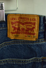 Load image into Gallery viewer, Levis Brand 505 Jeans
