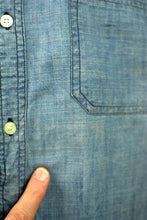 Load image into Gallery viewer, Levis Brand Denim Shirt