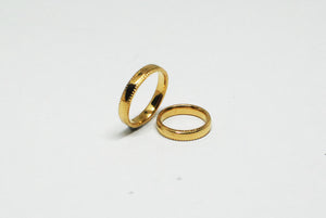 Gold Ring with Decorative Edge