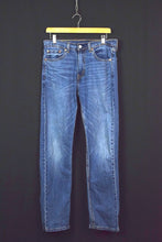 Load image into Gallery viewer, Levi Strauss Brand 505 Jeans

