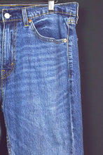 Load image into Gallery viewer, Levi Strauss Brand 505 Jeans
