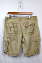 Load image into Gallery viewer, Beige Cargo Shorts
