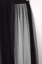 Load image into Gallery viewer, NEW White and black Tulle Skirt
