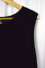 Load image into Gallery viewer, 80s/90s Black Velvet Dress
