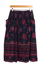 Load image into Gallery viewer, Floral Print Skirt
