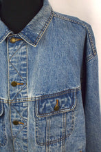 Load image into Gallery viewer, Wrangler Brand Denim Jacket
