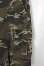 Load image into Gallery viewer, Camouflage Cargo Shorts
