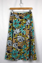Load image into Gallery viewer, Floral Print Skirt

