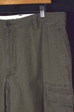 Load image into Gallery viewer, Dockers Brand Cargo Shorts
