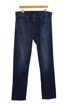 Load image into Gallery viewer, Levi Strauss &amp; Co. Brand 505 Jeans
