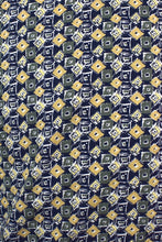 Load image into Gallery viewer, Diamond Square Print Shirt
