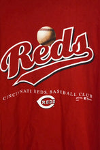 Load image into Gallery viewer, 2000 Cincinnati Reds MLB T-shirt
