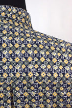 Load image into Gallery viewer, Diamond Square Print Shirt
