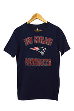 Load image into Gallery viewer, DEADSTOCK Youth Sized New England Patriots NFL T-shirt
