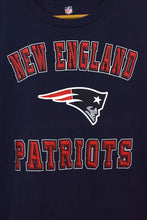 Load image into Gallery viewer, DEADSTOCK Youth Sized New England Patriots NFL T-shirt
