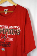 Load image into Gallery viewer, 2002 Tampa Bay Buccaneers NFL t-shirt
