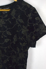 Load image into Gallery viewer, Floral Print Velvet Dress

