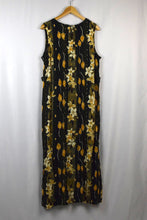 Load image into Gallery viewer, Sag Harbor Brand Dress
