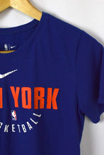 Load image into Gallery viewer, New York Knicks NBA T-shirt
