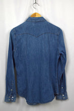 Load image into Gallery viewer, Levi's Brand Denim Shirt
