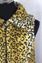 Load image into Gallery viewer, Reversible Faux Fur Vest
