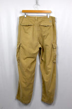 Load image into Gallery viewer, American Eagle Brand Cargo Pants
