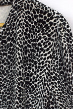 Load image into Gallery viewer, White Cheetah Print Blouse
