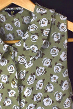 Load image into Gallery viewer, Green Floral Print Blouse
