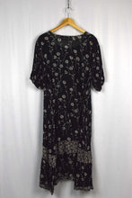 Load image into Gallery viewer, Black and White Dress
