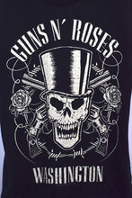 Load image into Gallery viewer, 2016 Gun&#39;s N&#39; Roses T-shirt
