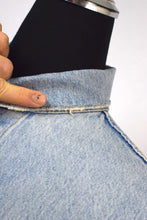 Load image into Gallery viewer, Ladies Levi's Brand Flowers Denim Jacket
