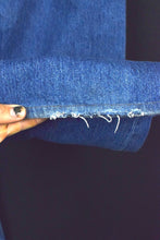 Load image into Gallery viewer, Levi Strauss Brand 501 Jeans
