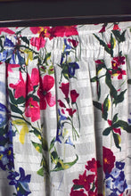 Load image into Gallery viewer, Colourful Floral Print Skirt
