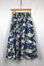Load image into Gallery viewer, Floral Print Skirt
