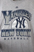 Load image into Gallery viewer, New York Yankee MLB T-shirt
