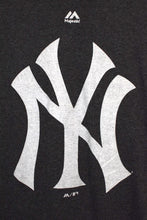Load image into Gallery viewer, New York Yankees T-Shirt
