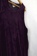 Load image into Gallery viewer, 90s Velour Singlet
