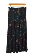 Load image into Gallery viewer, Green Floral Print Skirt
