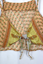 Load image into Gallery viewer, Reworked Floral Print Top
