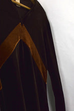 Load image into Gallery viewer, 80s/90s Hot Kiss Brand Velour Top
