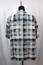 Load image into Gallery viewer, Abstract Print Shirt

