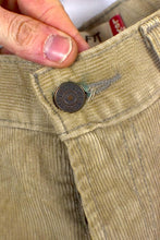 Load image into Gallery viewer, Levi&#39;s Brand 505 Corduroy Pants
