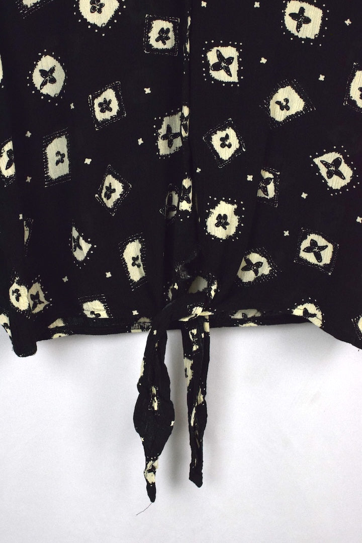 90s Tie-Up Blouse