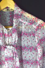 Load image into Gallery viewer, Floral Print Blouse
