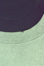 Load image into Gallery viewer, 00&#39;s Nike Brand Sweatshirt
