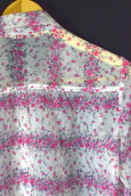 Load image into Gallery viewer, Floral Print Blouse
